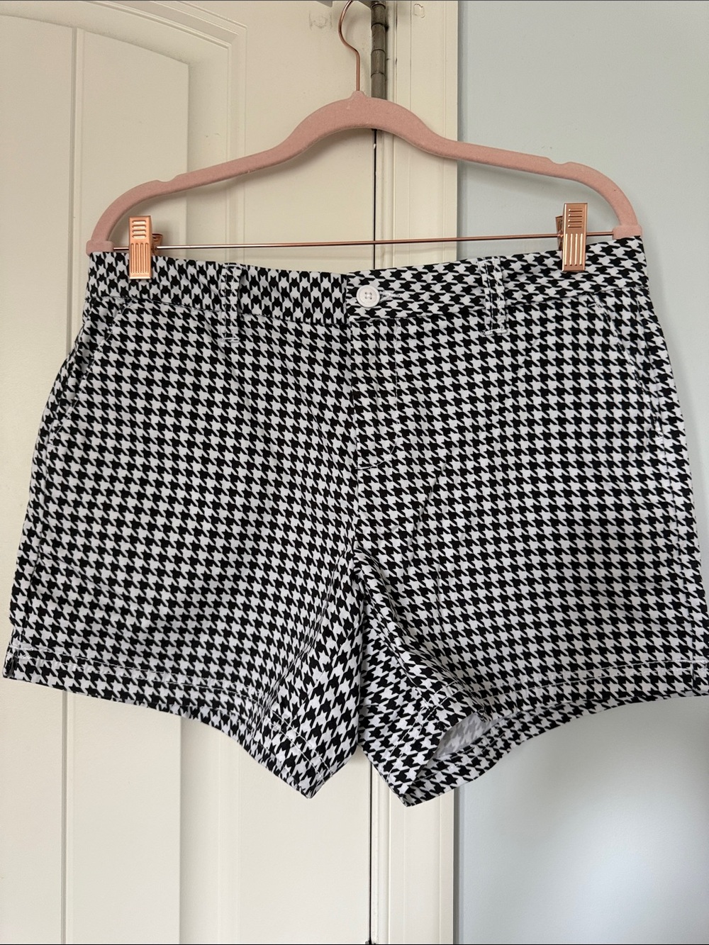 Magellan Outdoors Black & White High-Rise Houndstooth Shorts